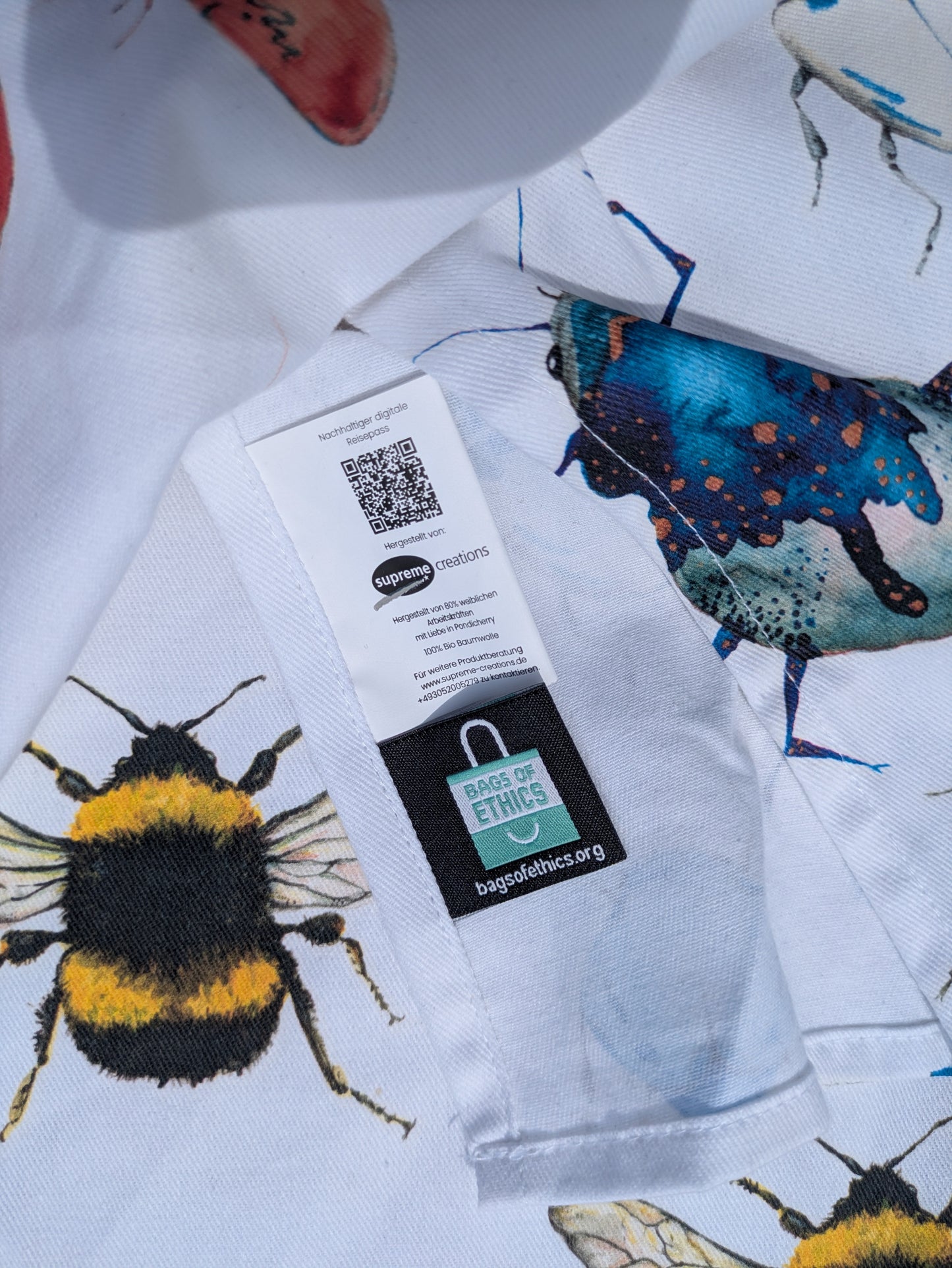 Geschirrhandtuch mit Hummel-Motiv